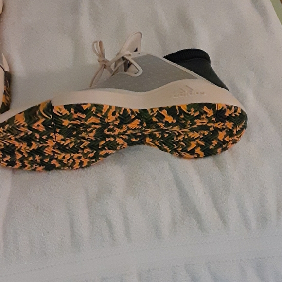 Adidas Bounce Sneakers - Picture 2 of 3